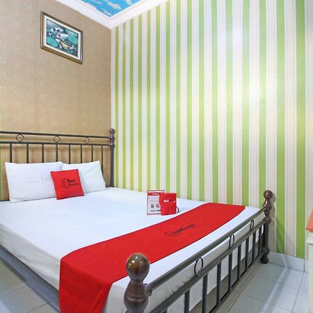 Reddoorz Near Mall Ambarukmo Yogyakarta Hotel Exterior photo